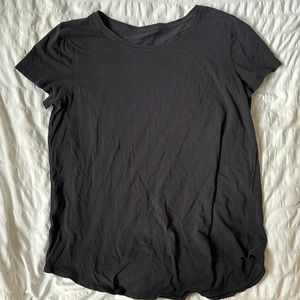 Lululemon women’s Tee